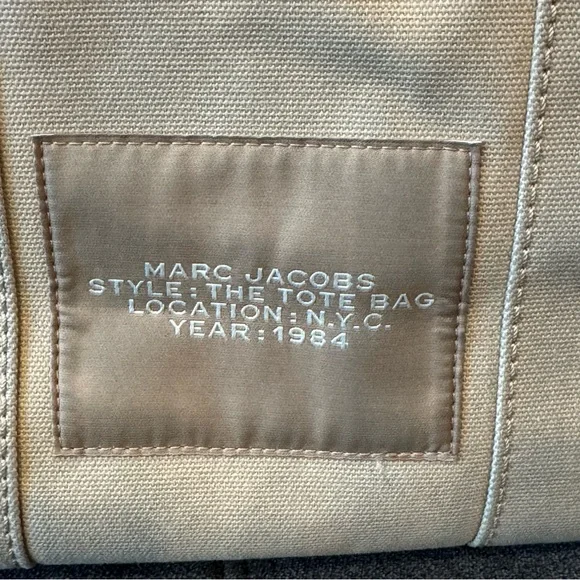 Marc Jacobs The Canvas Medium Tote Bag Beige - Picture 11 of 12